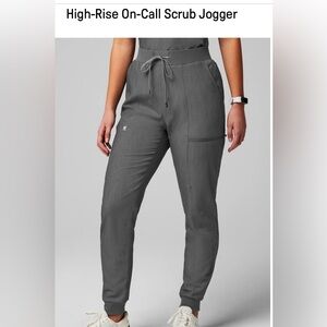 New with tags: Scrub Joggers in gray from Fabletics